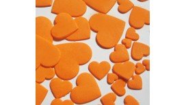 Oranžinės spalvos skirtingo dydžio širdys